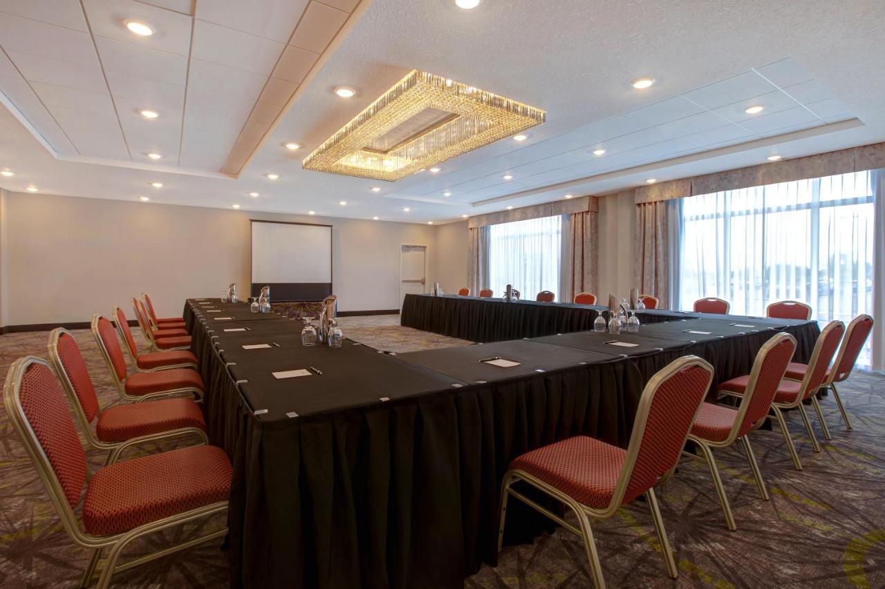The Landing Hotel & Conference Centre St. Paul 외부 사진