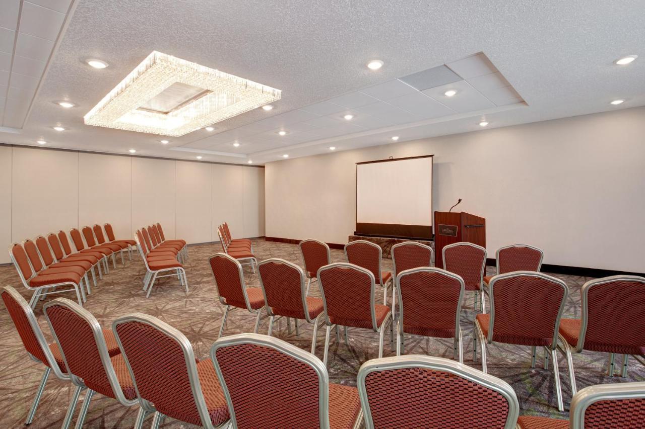 The Landing Hotel & Conference Centre St. Paul 외부 사진