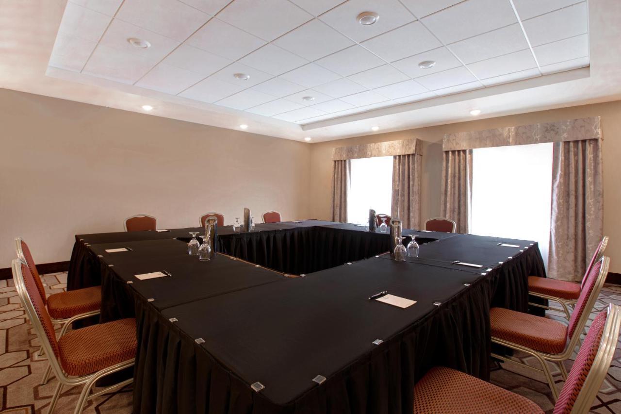 The Landing Hotel & Conference Centre St. Paul 외부 사진