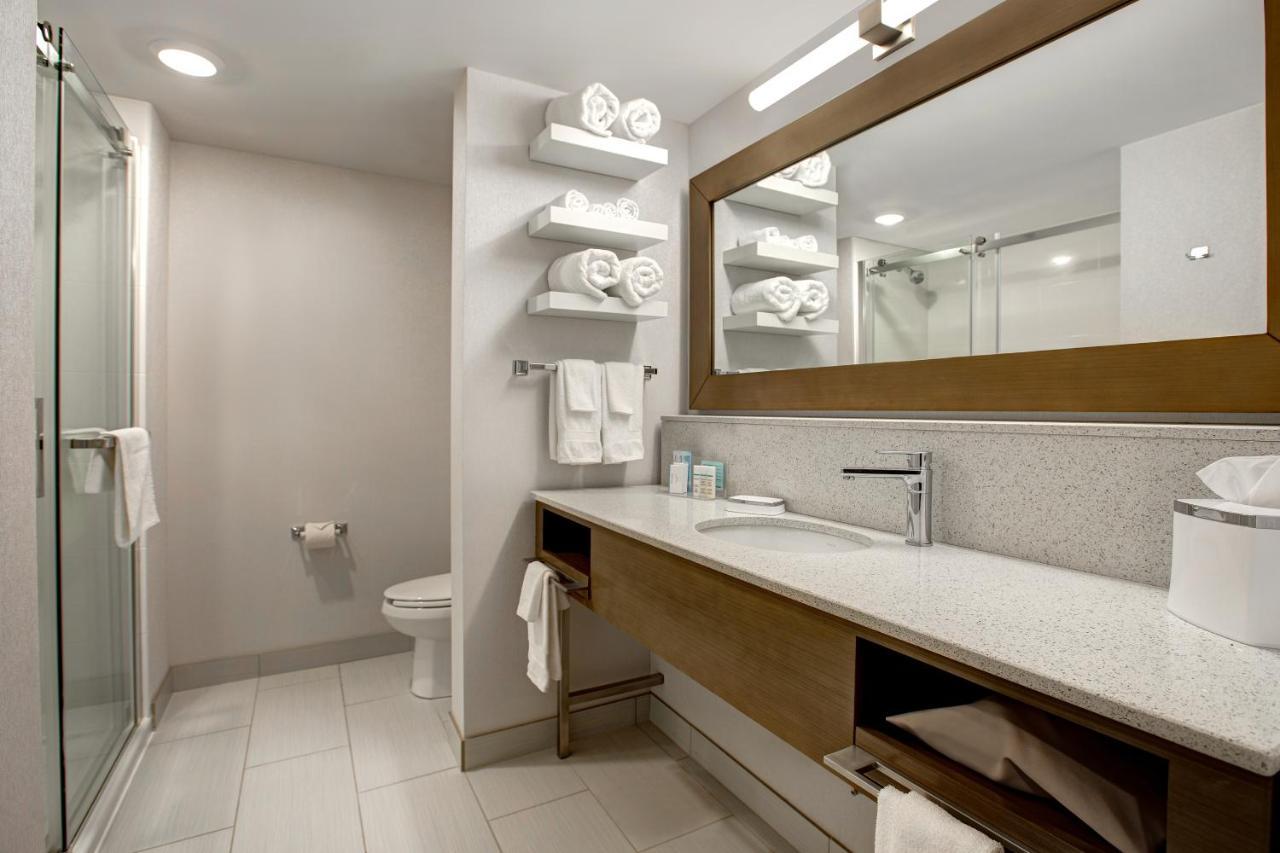 The Landing Hotel & Conference Centre St. Paul 외부 사진