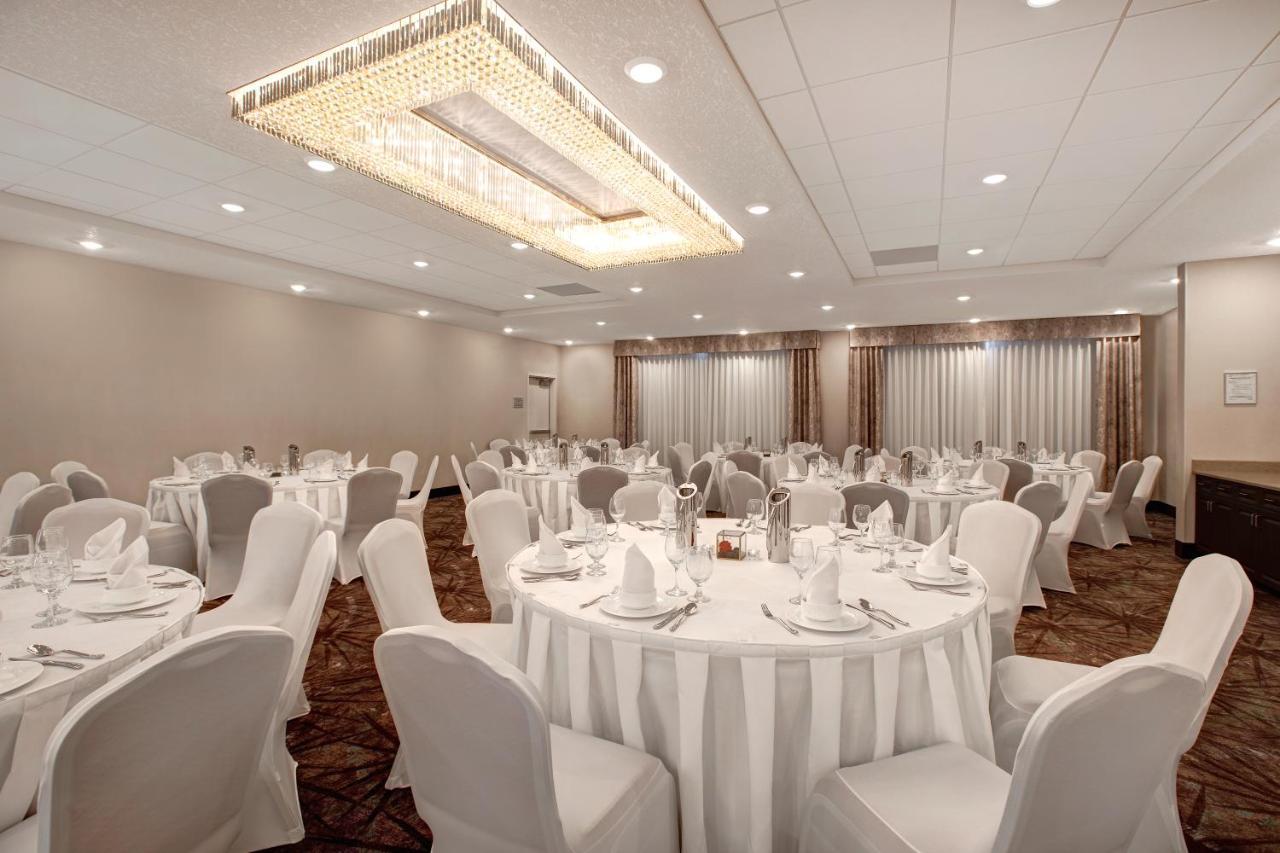 The Landing Hotel & Conference Centre St. Paul 외부 사진