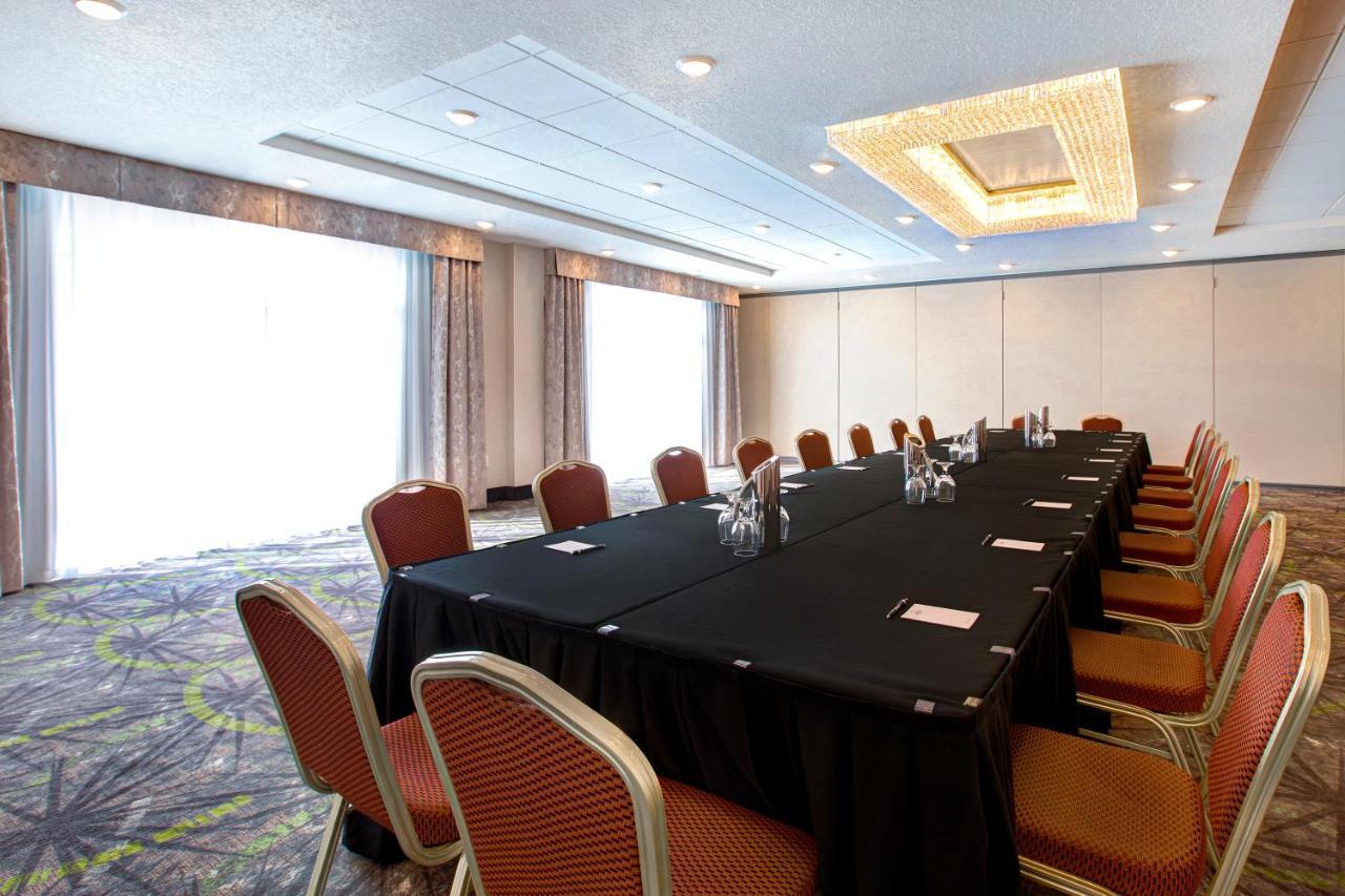 The Landing Hotel & Conference Centre St. Paul 외부 사진