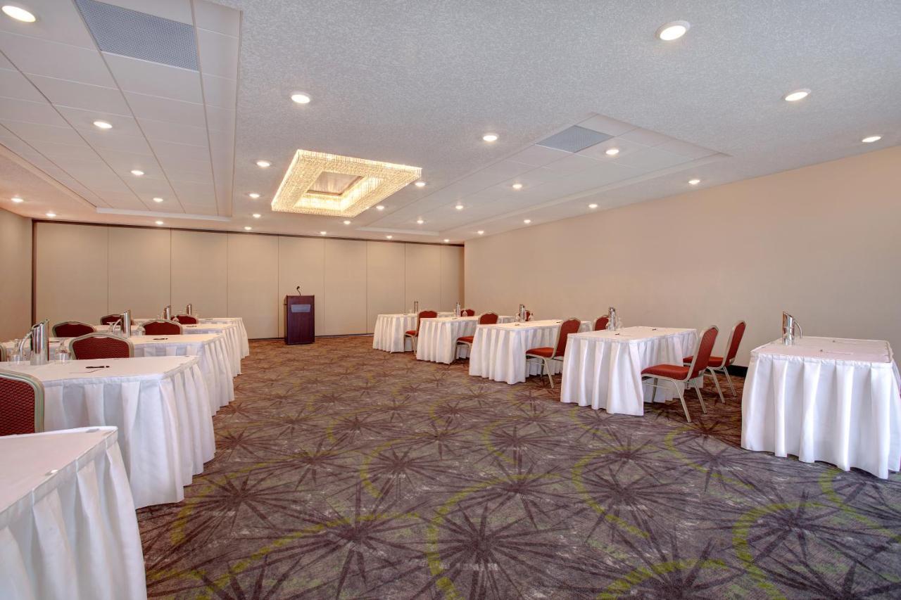 The Landing Hotel & Conference Centre St. Paul 외부 사진