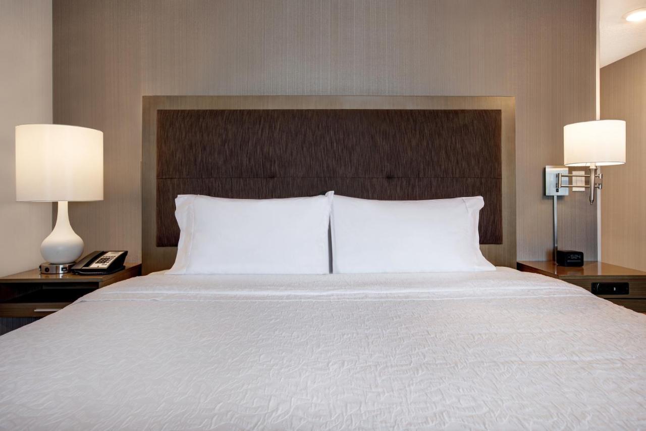 The Landing Hotel & Conference Centre St. Paul 외부 사진