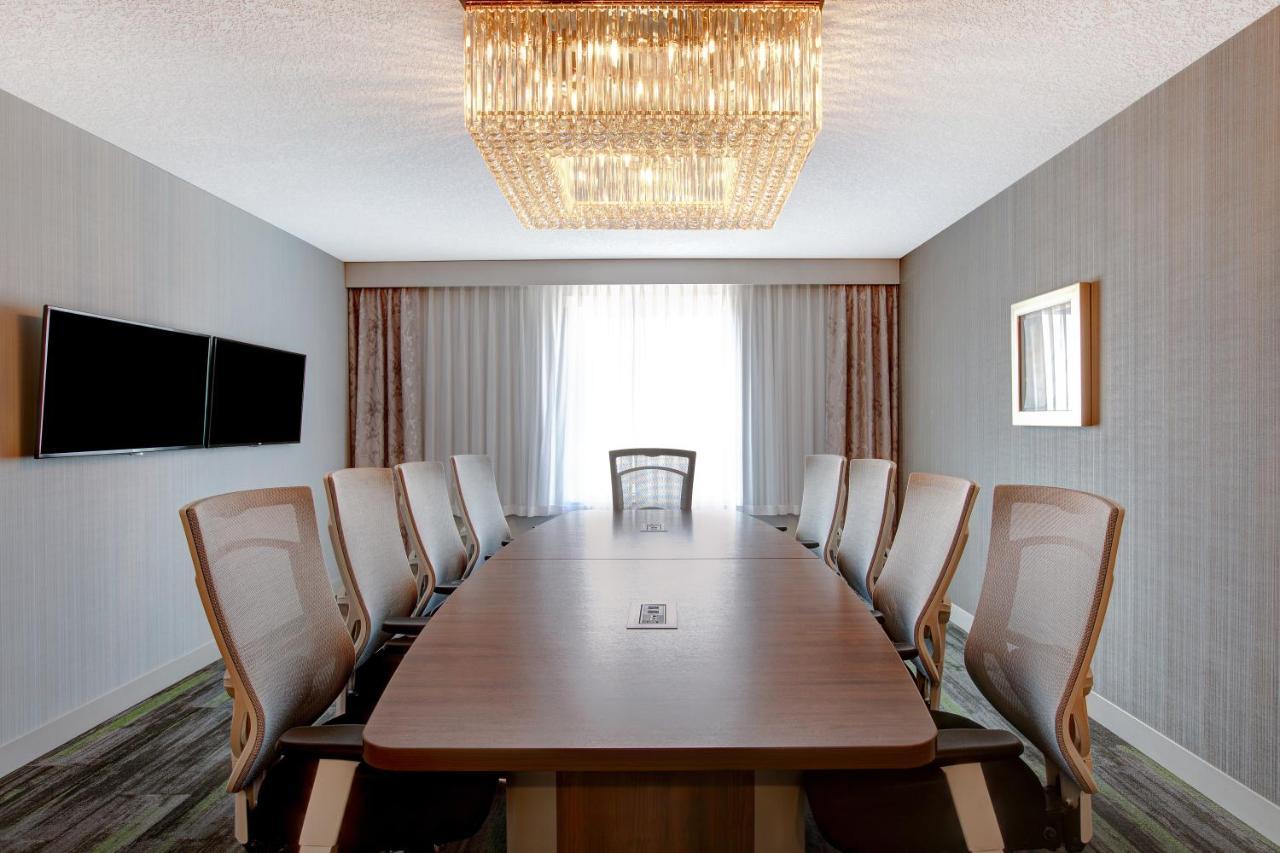 The Landing Hotel & Conference Centre St. Paul 외부 사진